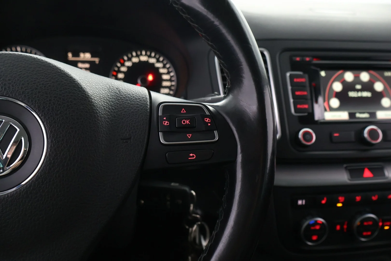 Car Image - q7E2zPZMD7lno2XxLv51q