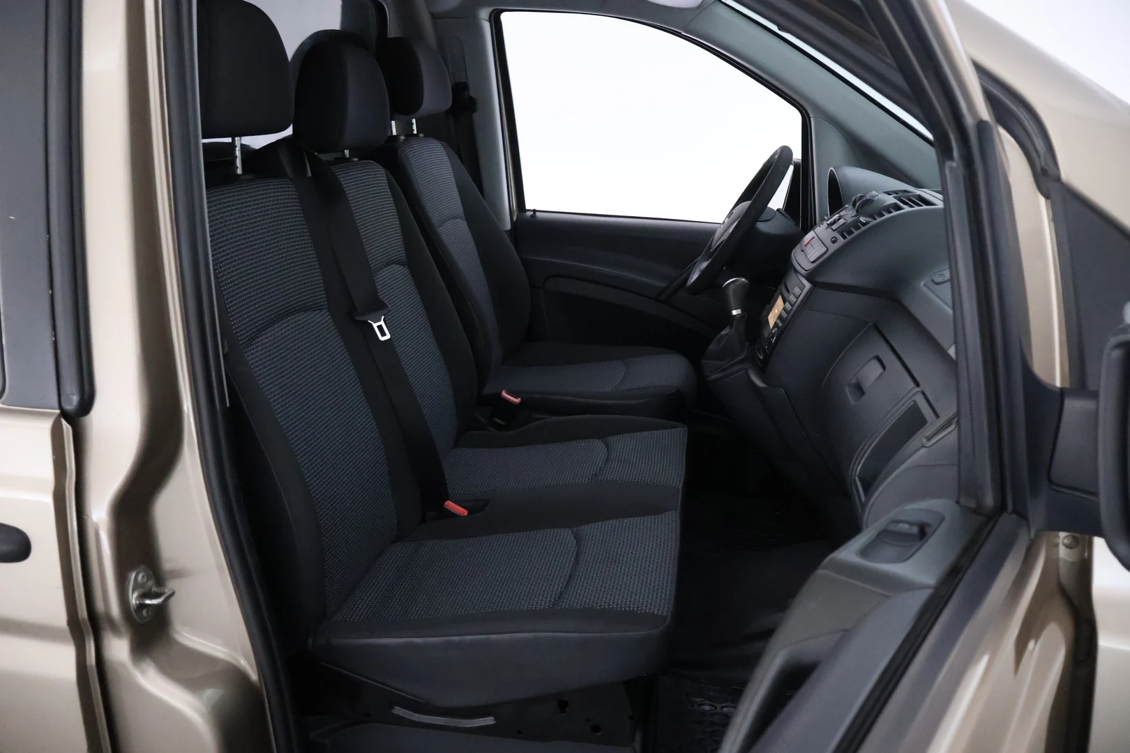 Car Image - 5v5NKyQSmq4sIOVHLGU6cL