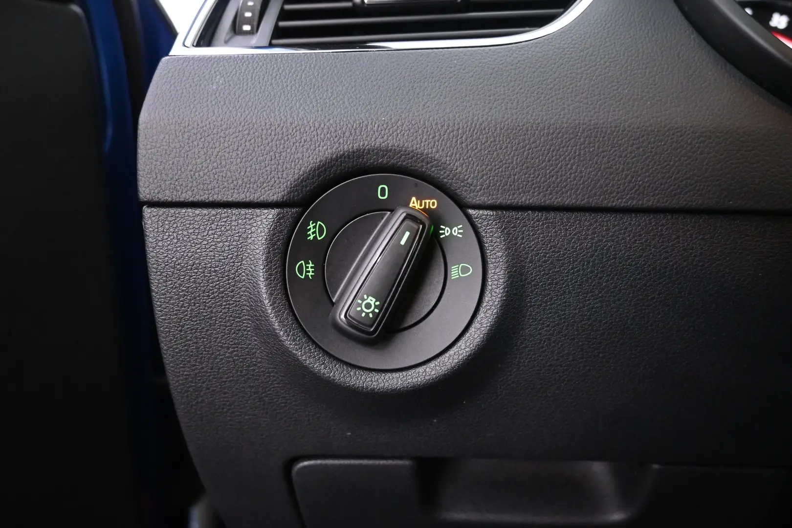 Car Image - 3NxC0Cp4jBBWg6wOfm2glD