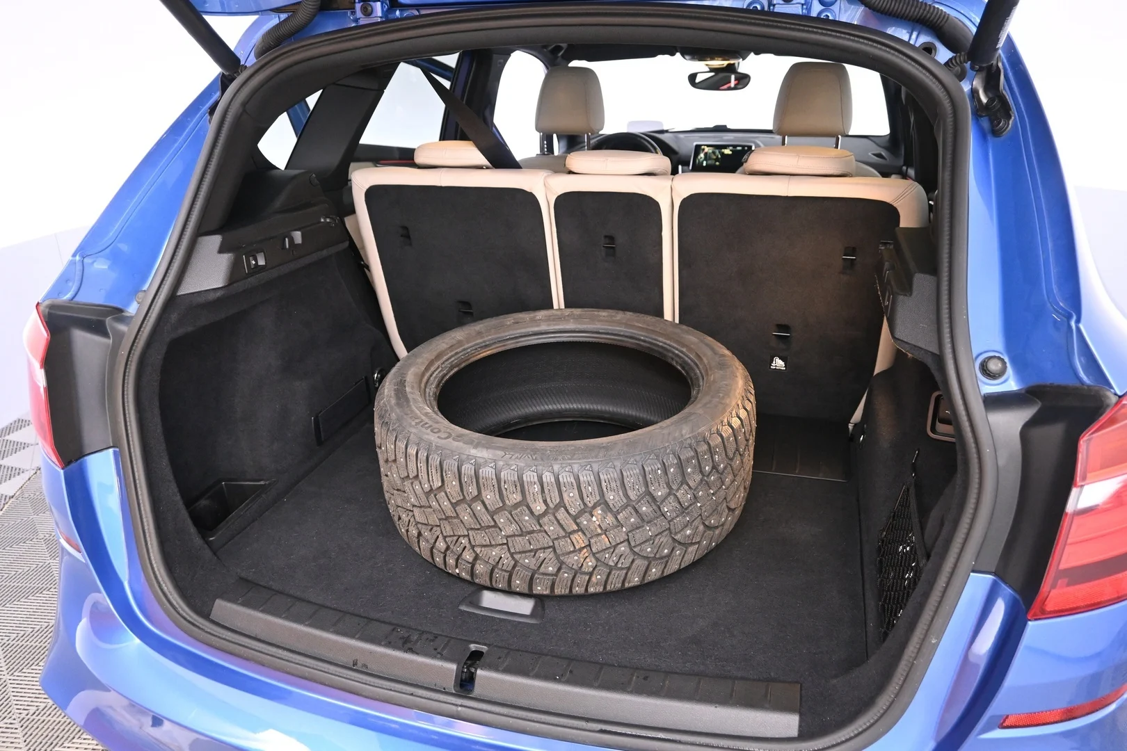 Car Image - 6yRCpd9iNMvvWCxgqn8SVe