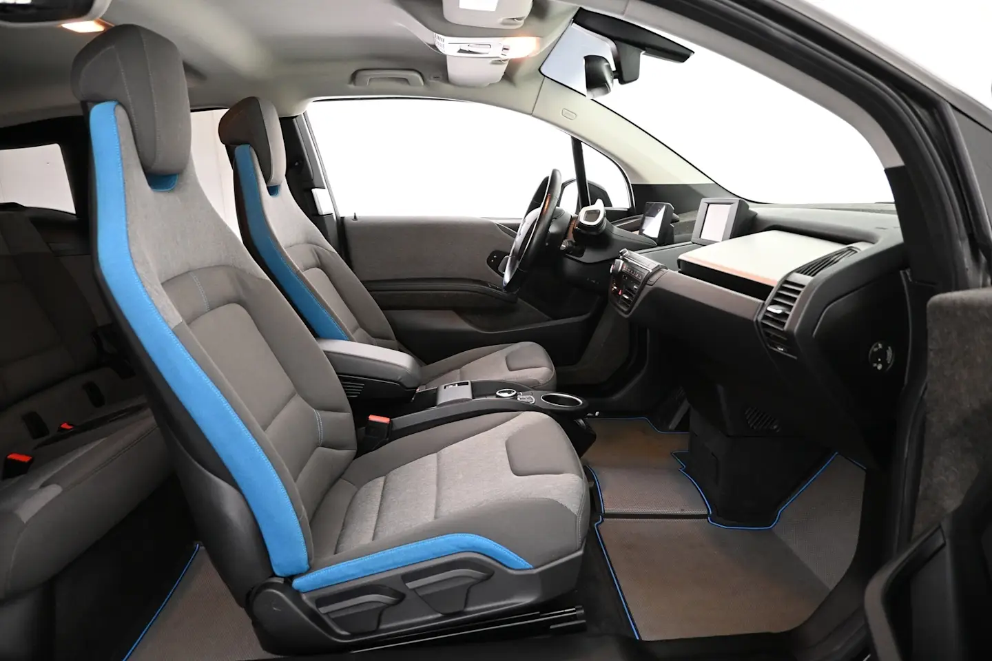 Car Image - 5O0oIB1f76HX5tRnqiEFp3