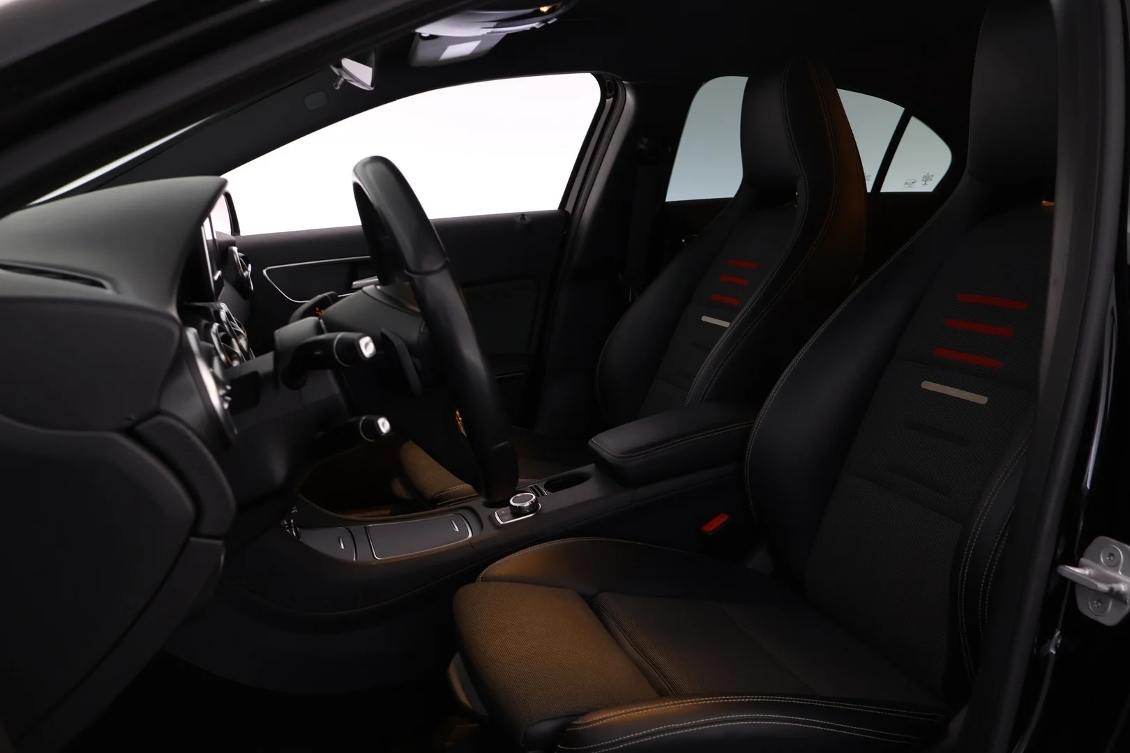 Car Image - 26lS5NdQ3vG8kkzuQRxAms