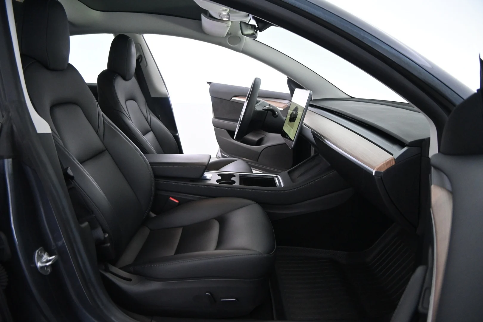 Car Image - 7uVlfYOPZ25nZFZF5Eo6dg