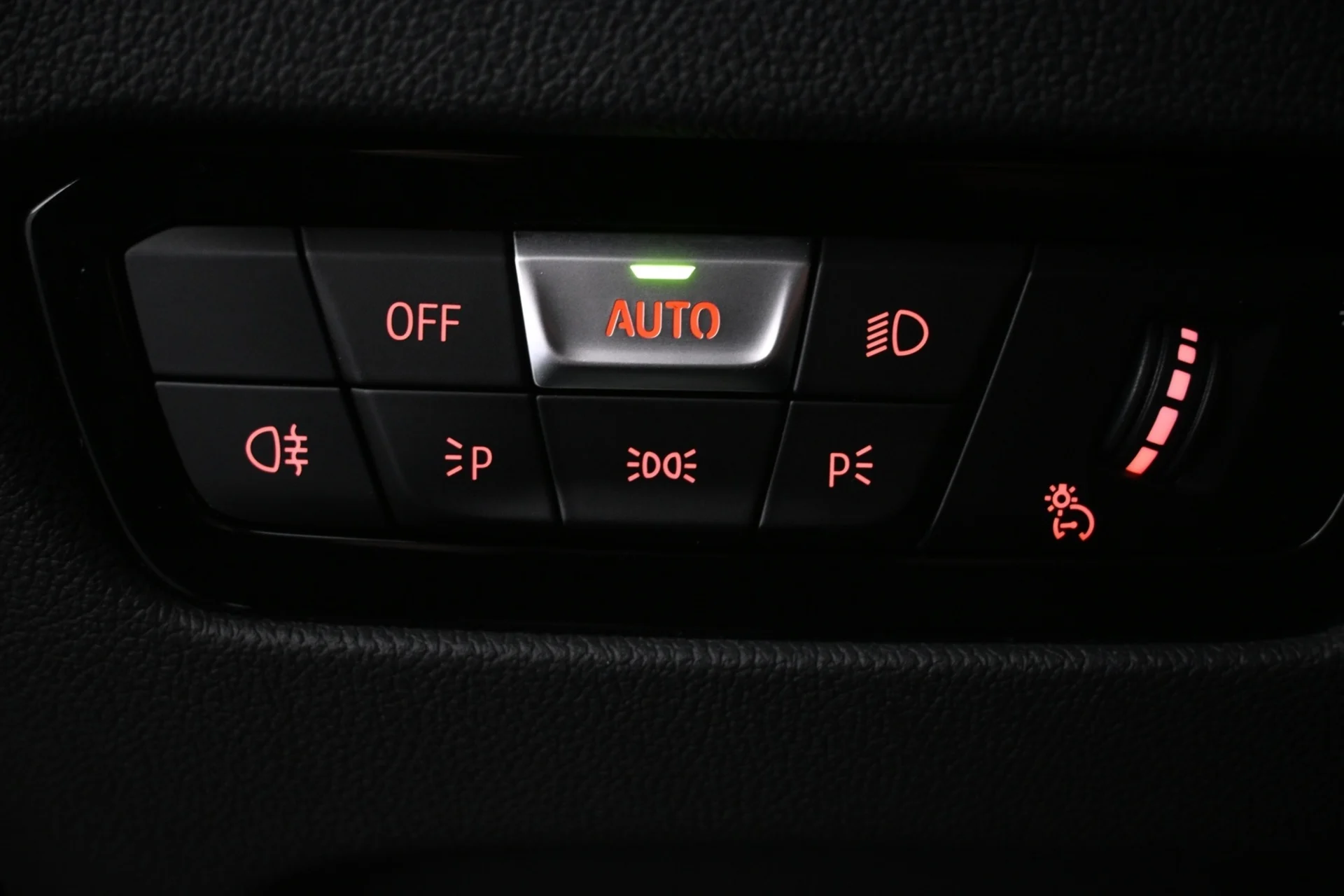 Car Image - 3ZIZhBnvFbyZVKgwyTiIYo