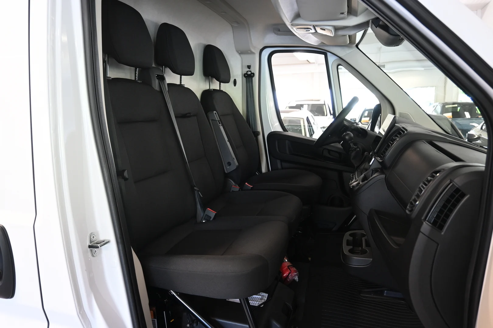 Car Image - 2XTcKjNKygbtHl8VPXEhwo