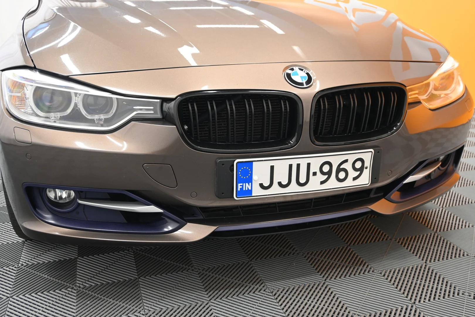 Car Image - 2hk04wf8gkFAzkGKnn7iHJ