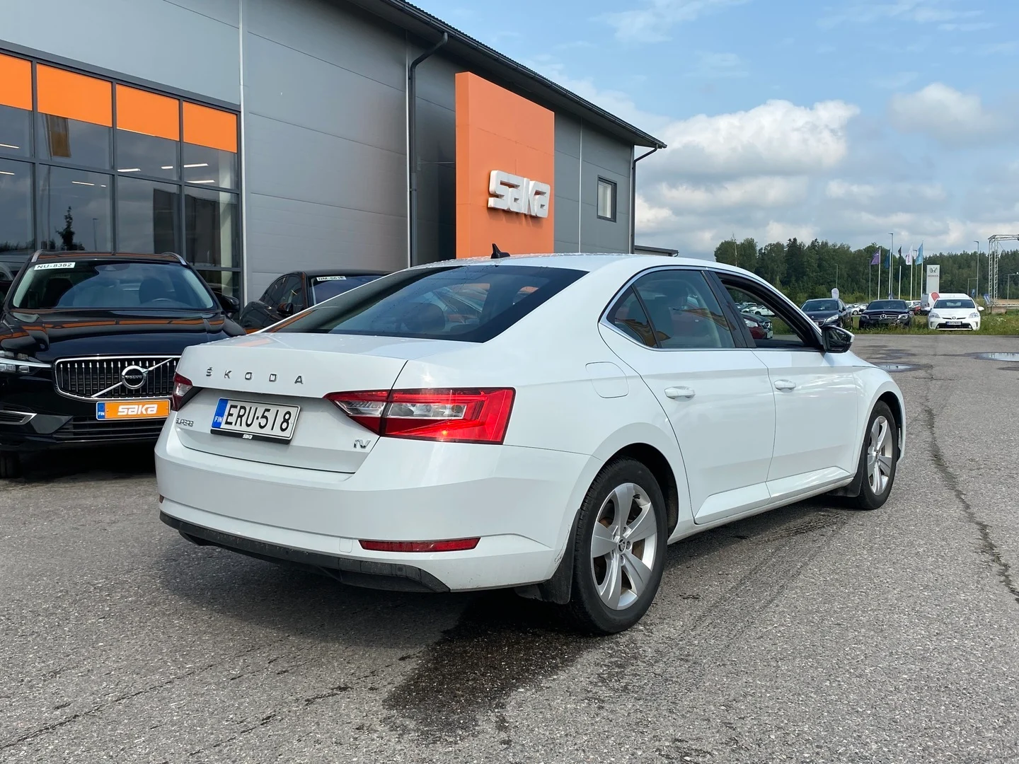 Car Image - 2It9zYIbAXGN6xDKnRlxF0