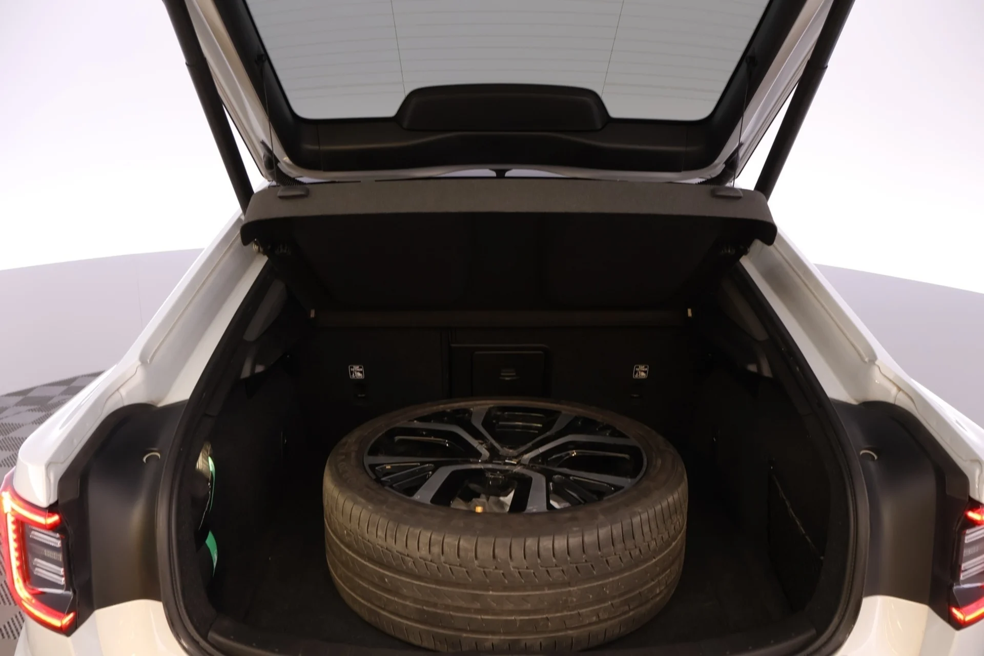 Car Image - 3xau5a4zFObnhe6iOqcox5