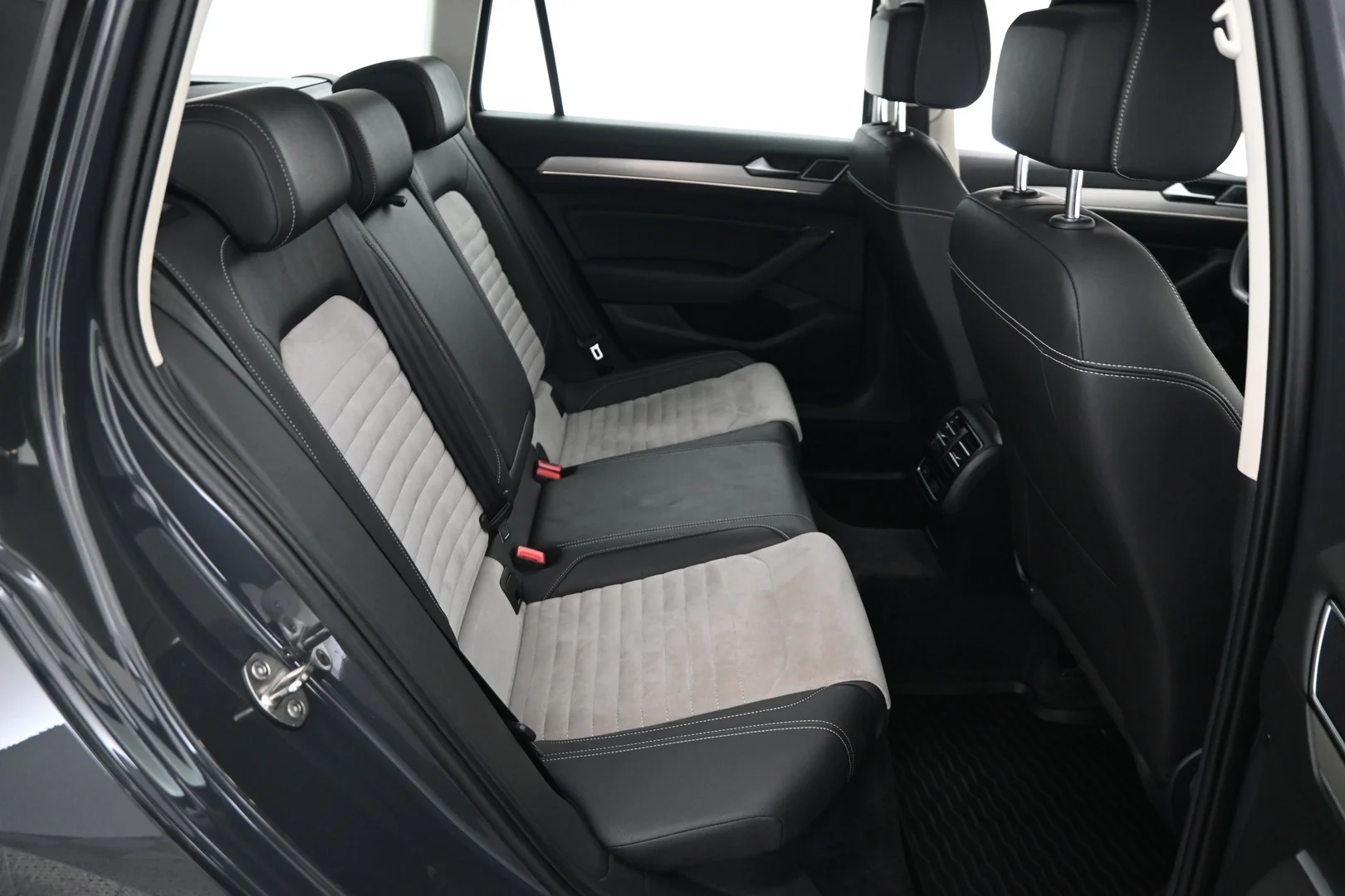 Car Image - nbXJkeKu6ZIWOc9JVsJer