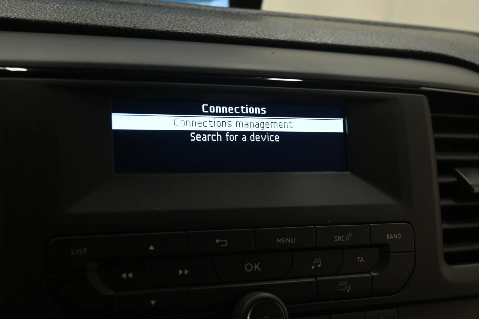 Car Image - 4XAQJJUFvXG1uoAoQndO8X