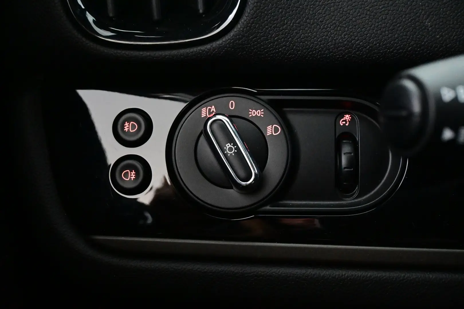Car Image - 356o103FdQnNXInAAZi7QW