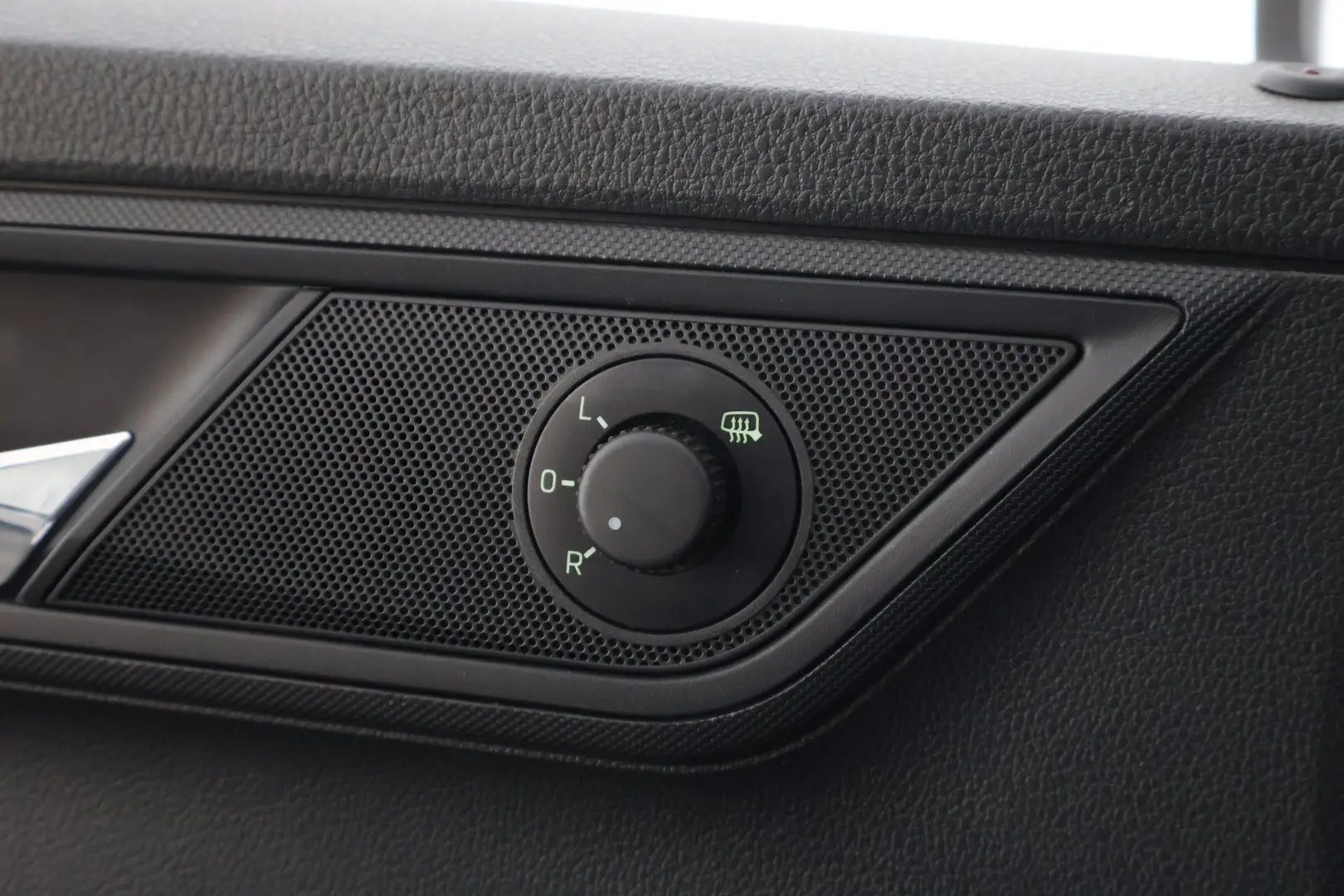 Car Image - 7kMjx4Dv79WuI4WlAObiil