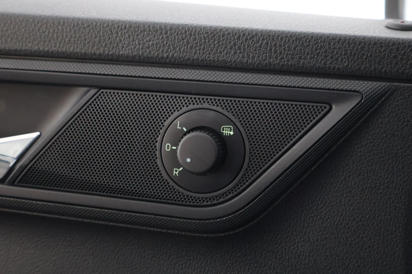 Car Image - 7kMjx4Dv79WuI4WlAObiil