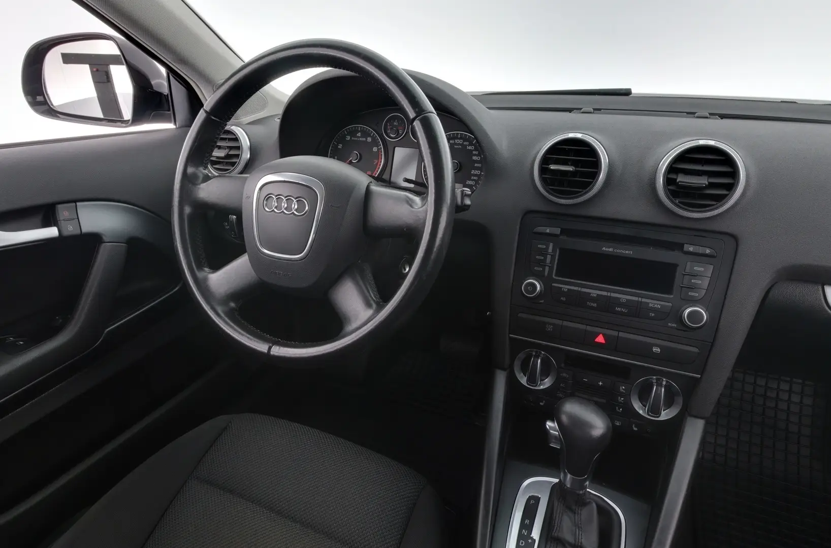 Car Image - 77i0YOQxEd3REugvMcAYaY