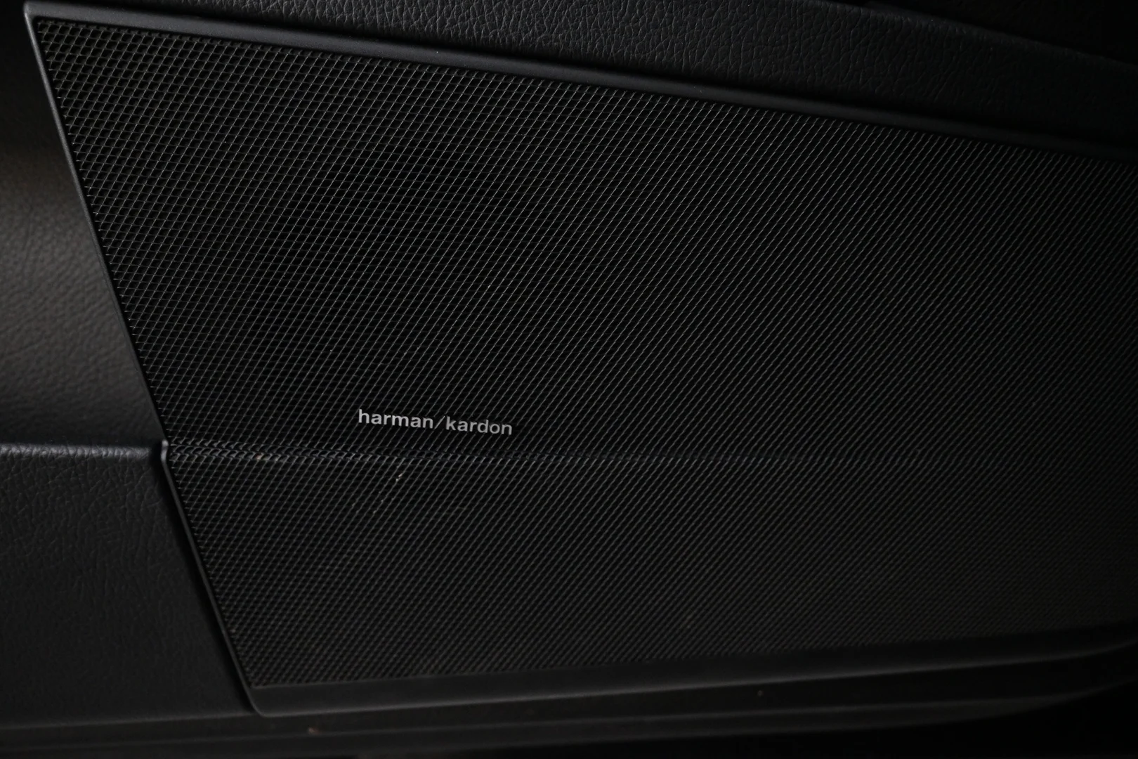 Car Image - 6I3wf5kPLuSaazfxho3CTl
