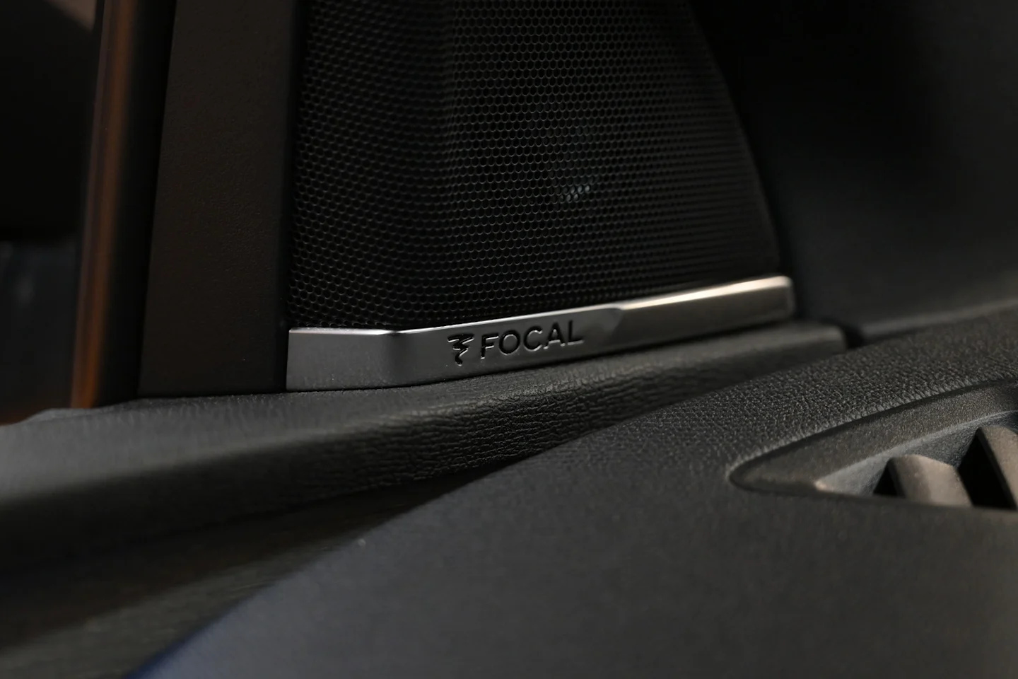 Car Image - 6OzM9BaLn2ZFmYSNowJ2ct