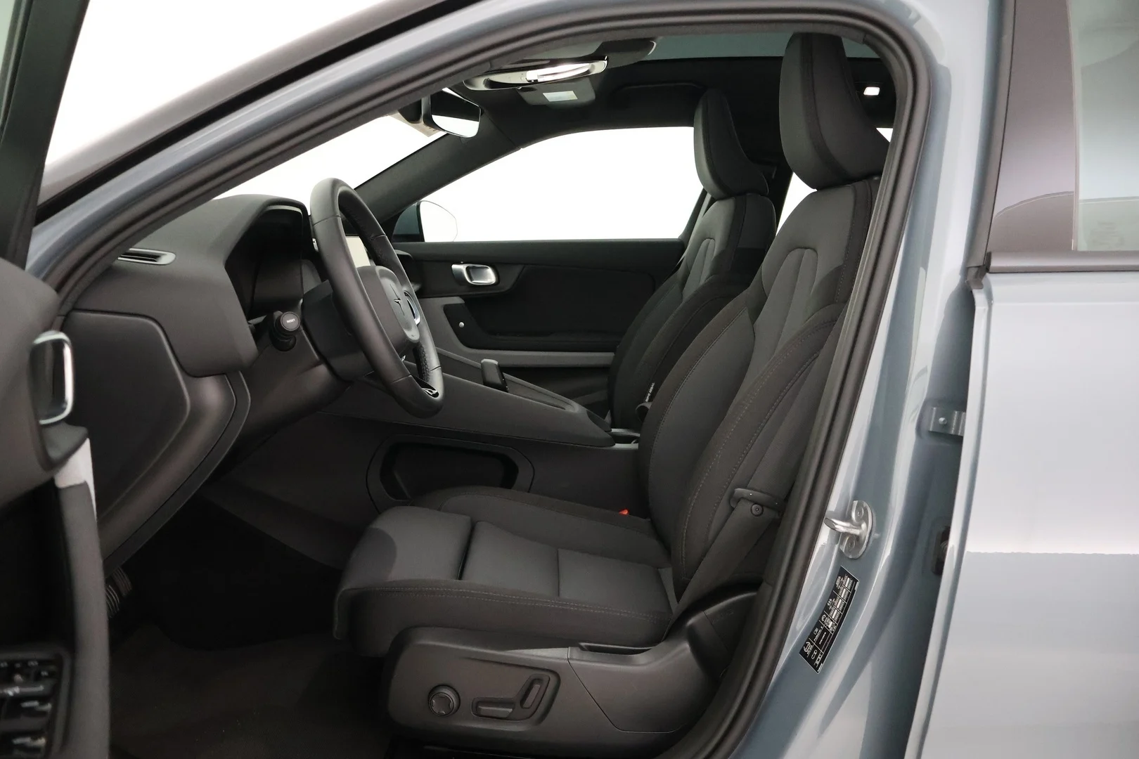 Car Image - fBnmHVTnkwW6LJkLbh2jX
