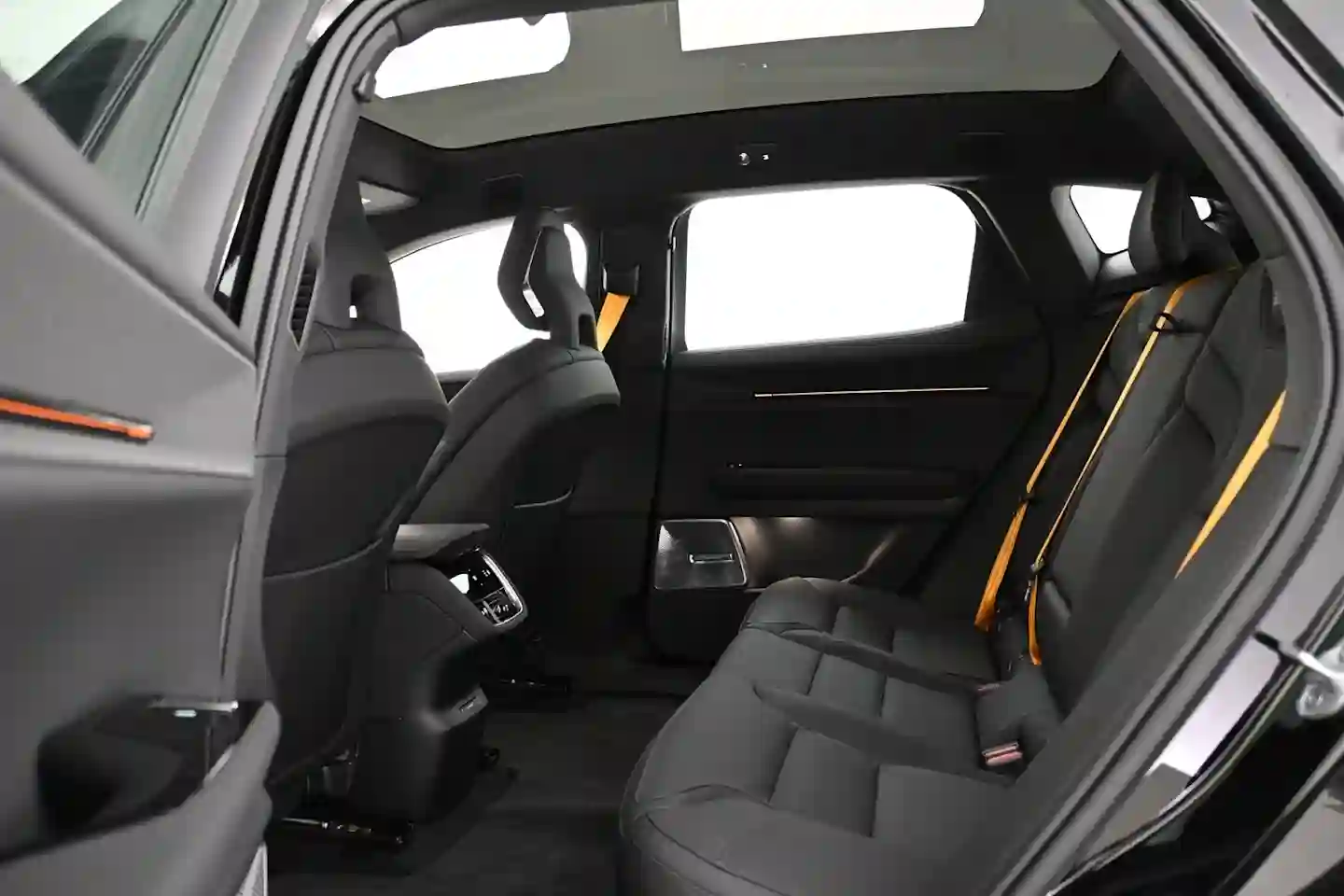 Car Image - 7q6Lc8N39kERI44UFFR6Mn