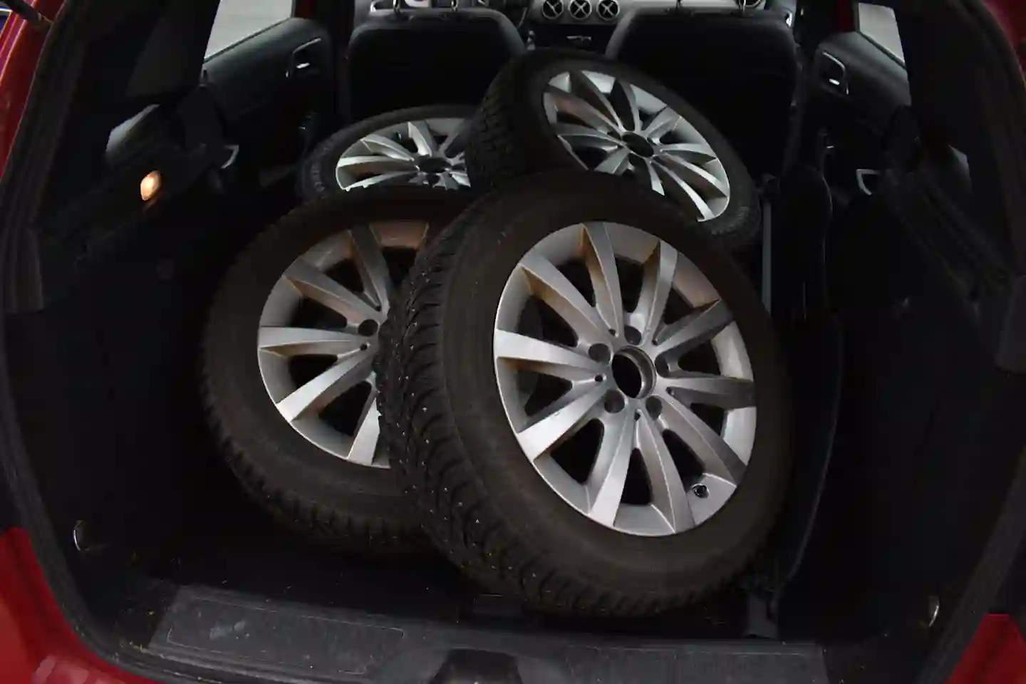 Car Image - 2XCnmGaYiU3Mm8u95nRU7V