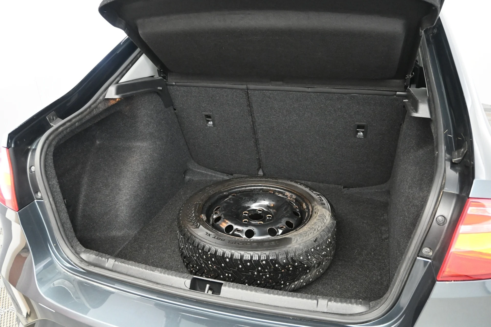 Car Image - 6yRLSHwz0ZXyvYvbsMPQ3x