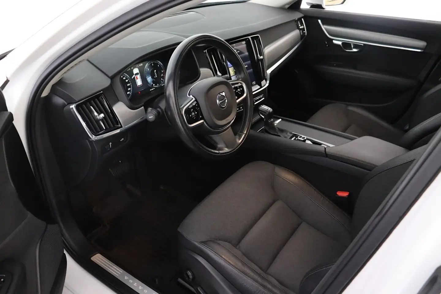 Car Image - 1BiGAC8RwZk6bsAyeZpzYj