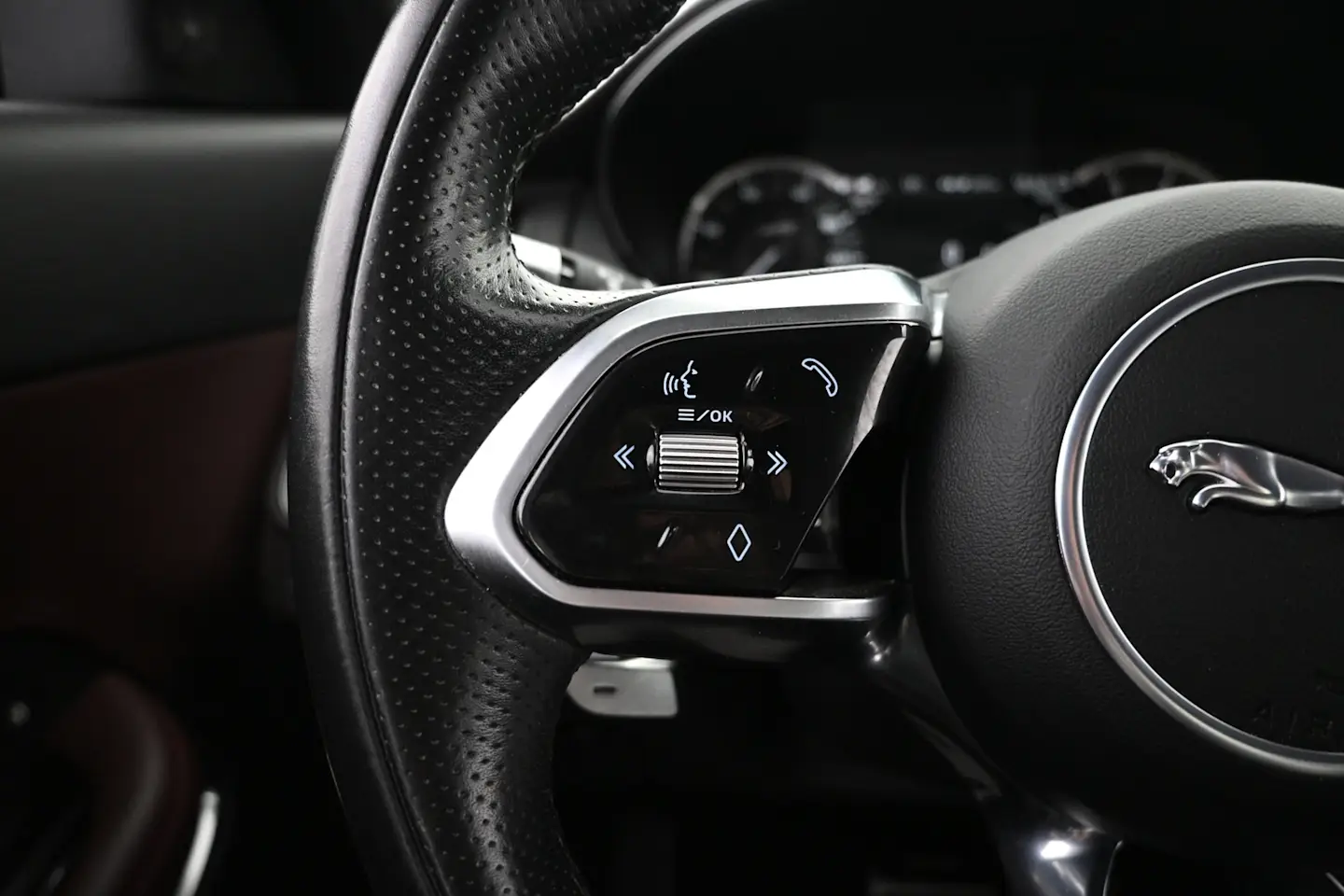 Car Image - NVcVSjhL5ZdJxB2aByztI