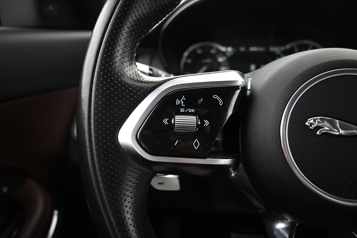Car Image - NVcVSjhL5ZdJxB2aByztI