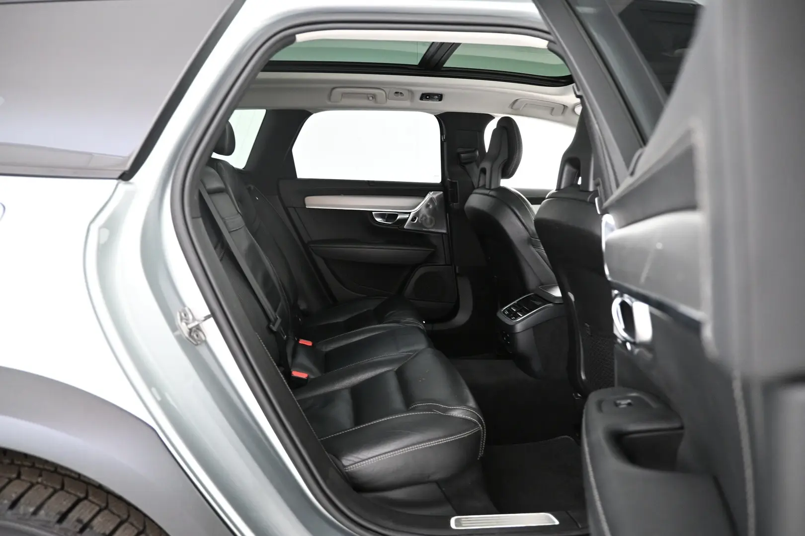 Car Image - 77U1GpAtmasqKry9eFQ1eU