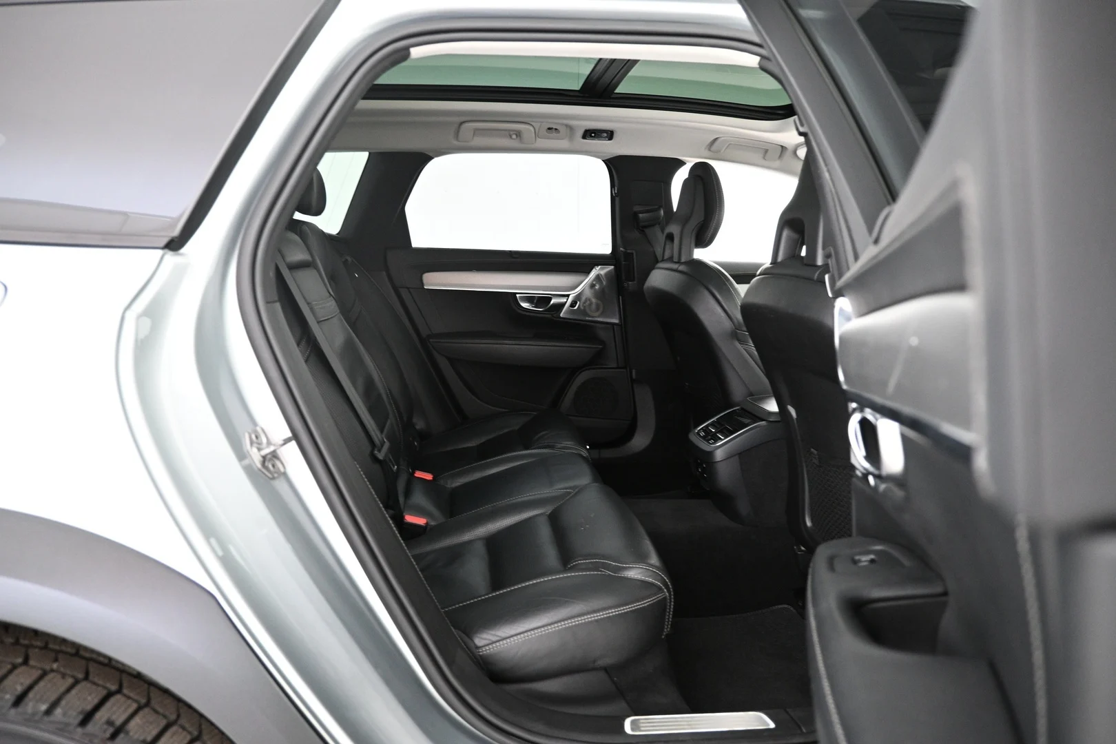 Car Image - 77U1GpAtmasqKry9eFQ1eU