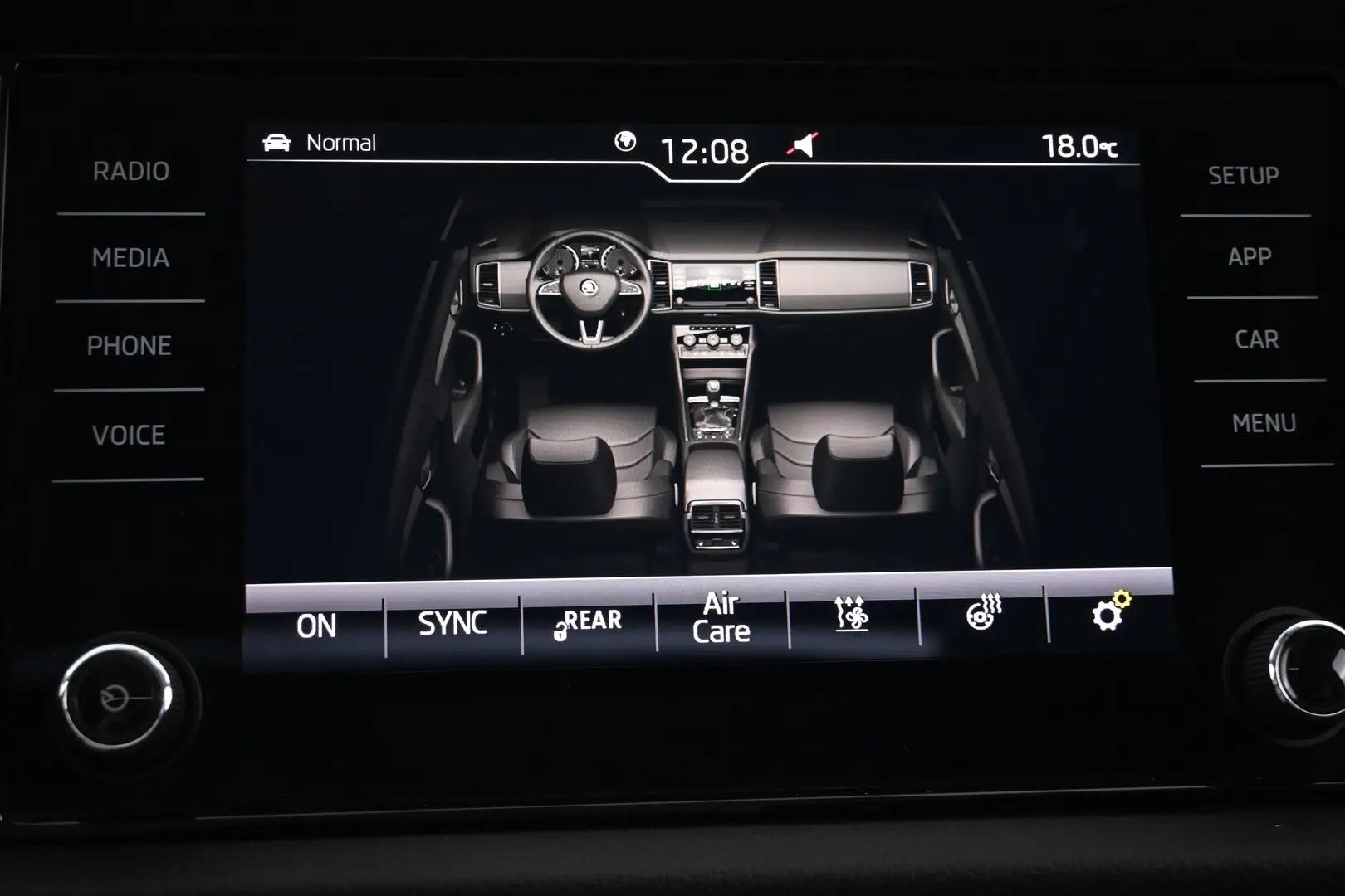 Car Image - 1Y4iDyslS0i4sURLlJblEF