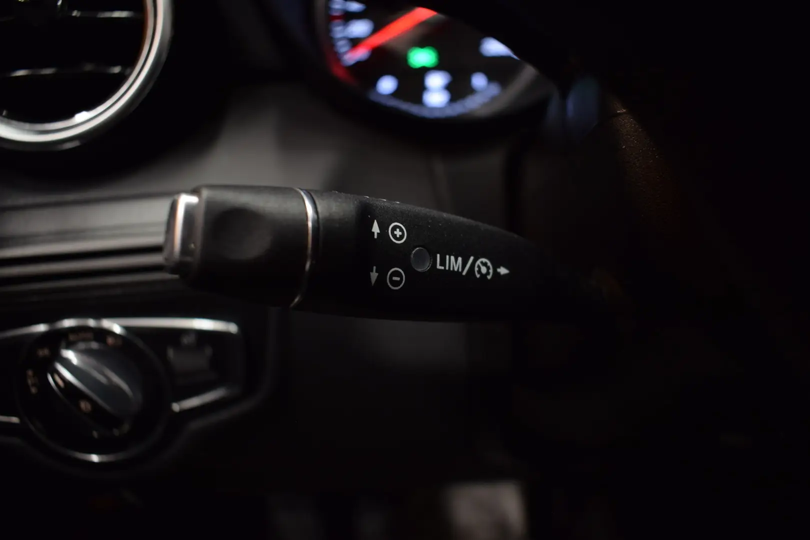 Car Image - 2opp4QZbEjNuo3QmxUmnkd