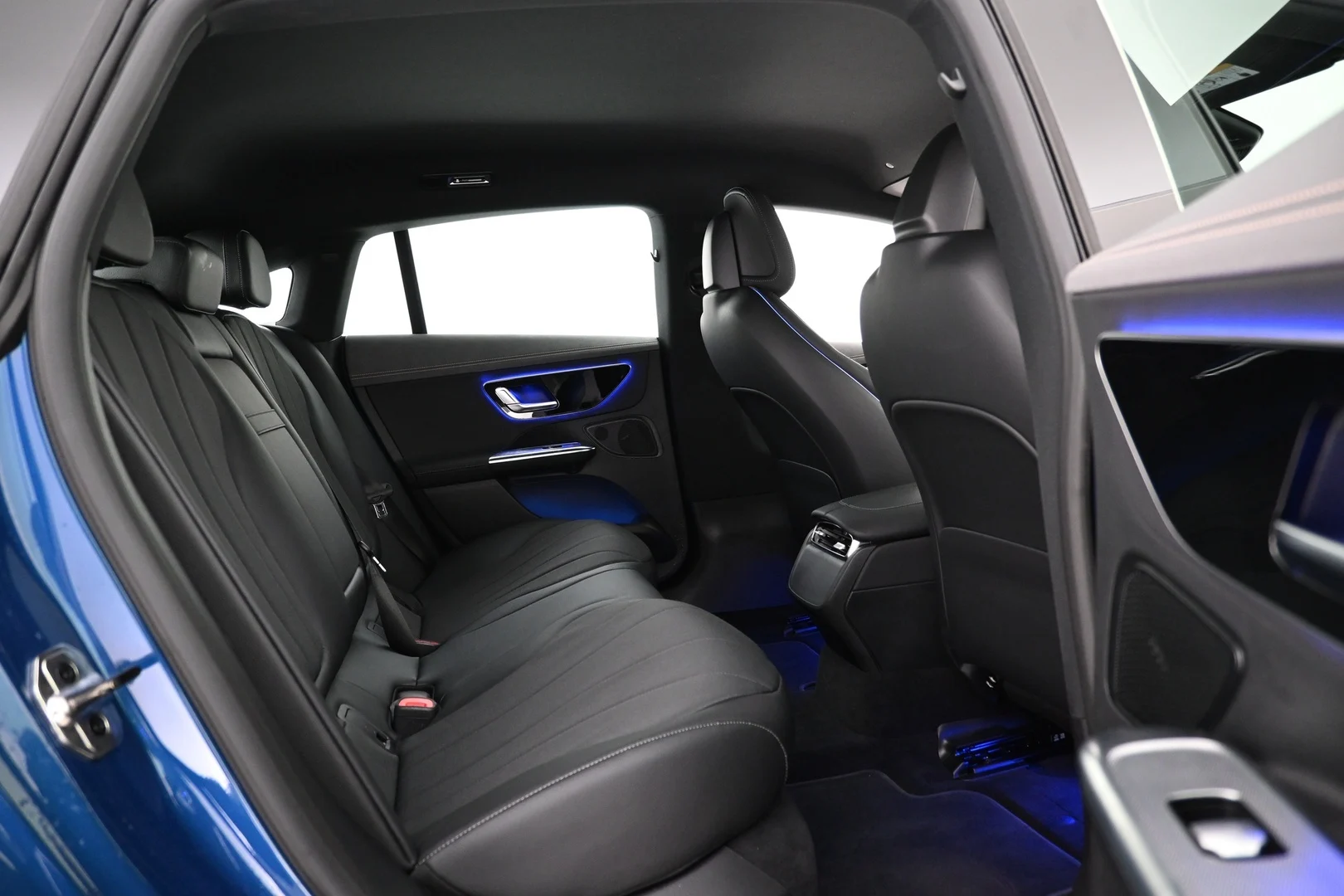 Car Image - 5LissfvYgwBpZxQ9PFOnBz