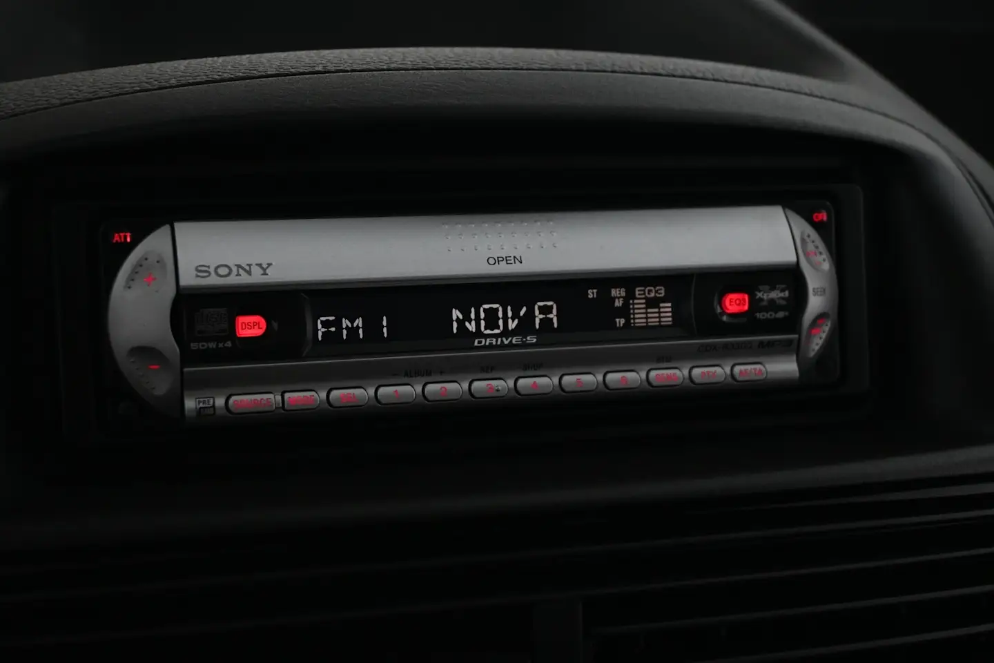 Car Image - Bq50COcCHtyH44y1wFuEy