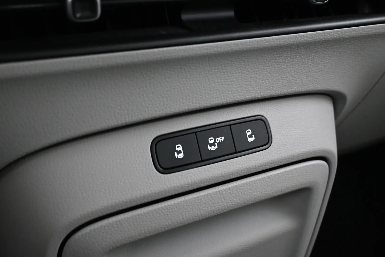 Car Image - 4wIv2Y1RNKtPKooBX0C2xs