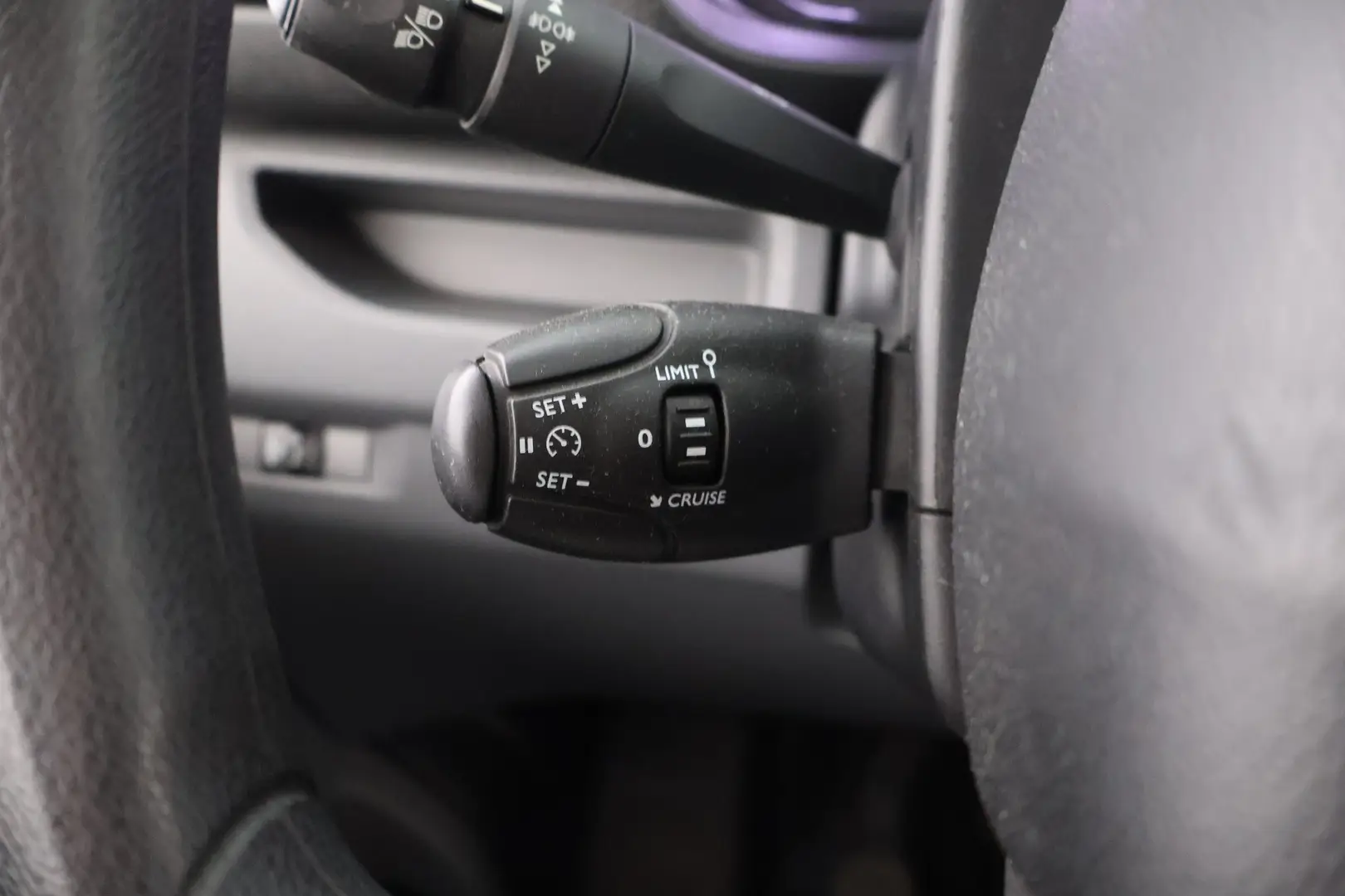 Car Image - 6gx7Bd03c8TBXD7W5N8Zib