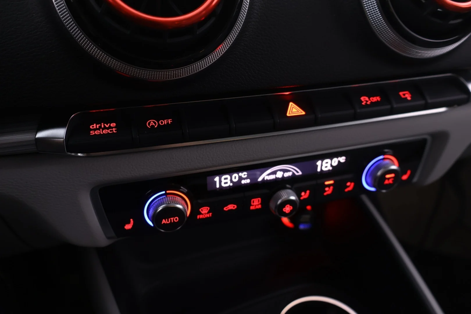 Car Image - 6xAT6YSsEc29Y8U9NRMmv9