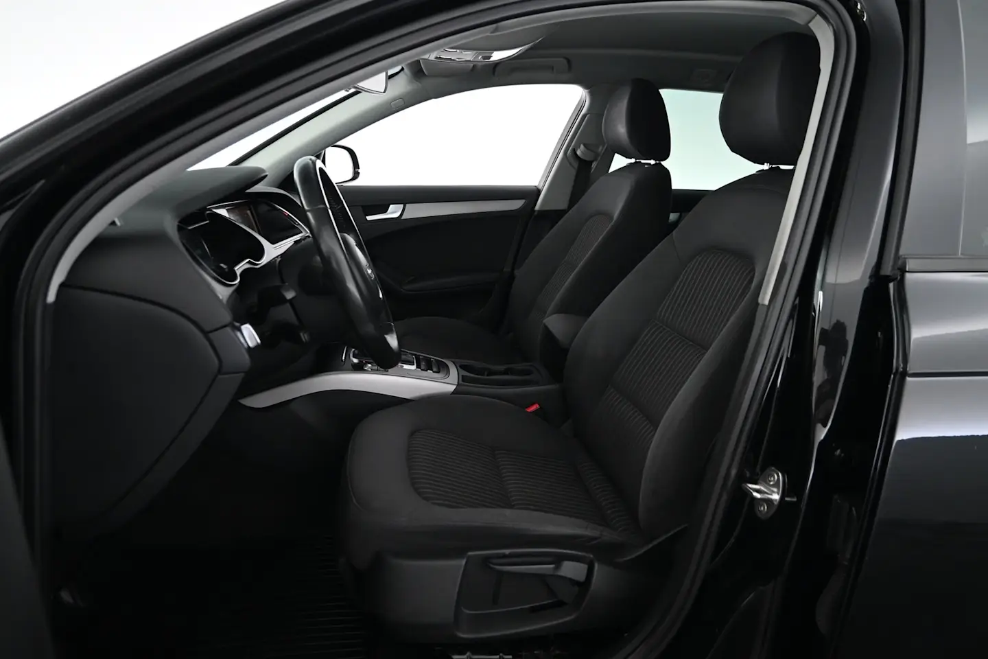 Car Image - 1L66KOP3y31RUiTT5dLeIj