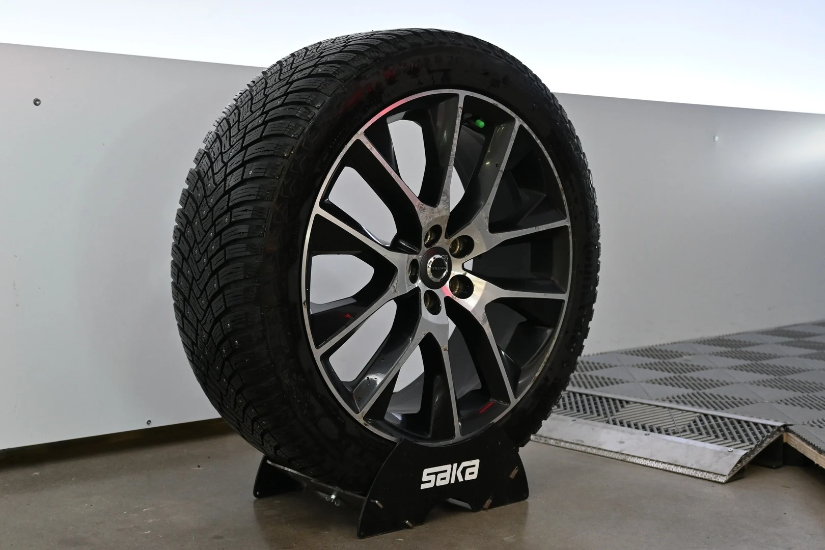 Car Image - 4zanVJC6PczF7OE8FDw947