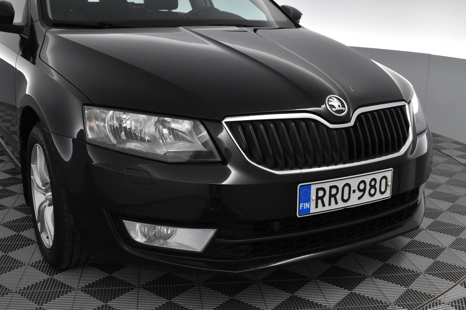 Car Image - 7rzTIEce4dpFOj48rZe6GO