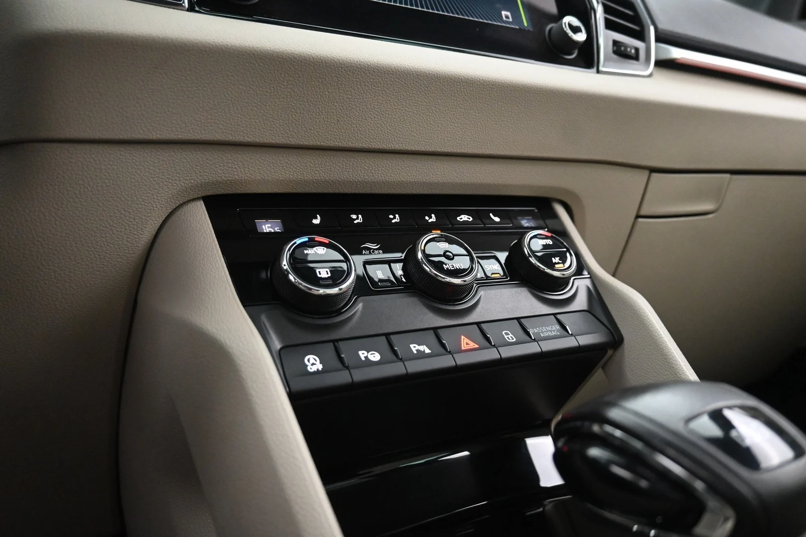 Car Image - 6mg8hPPqB5BCmJrFR42TpT