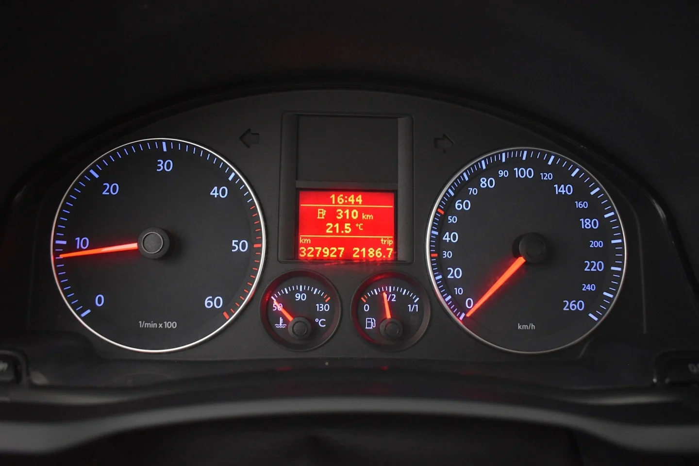 Car Image - 4AMNlYKVuVzvy24YqWlzeW