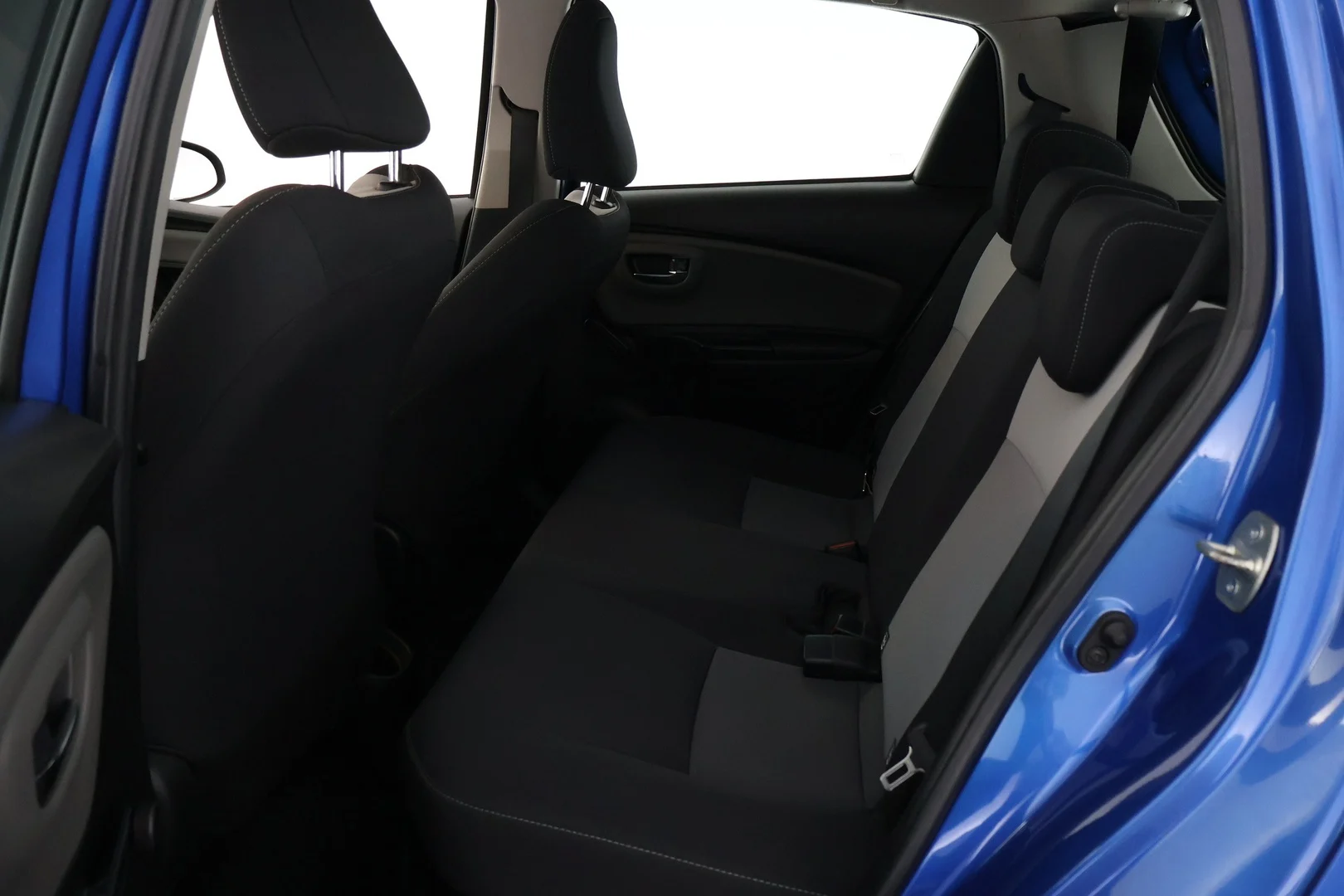 Car Image - 2Yzvl9yh7AztIwo2y00k0n