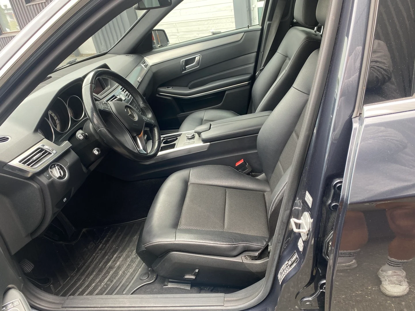 Car Image - 6MErMO4fI3ubWHAtHrFuM3