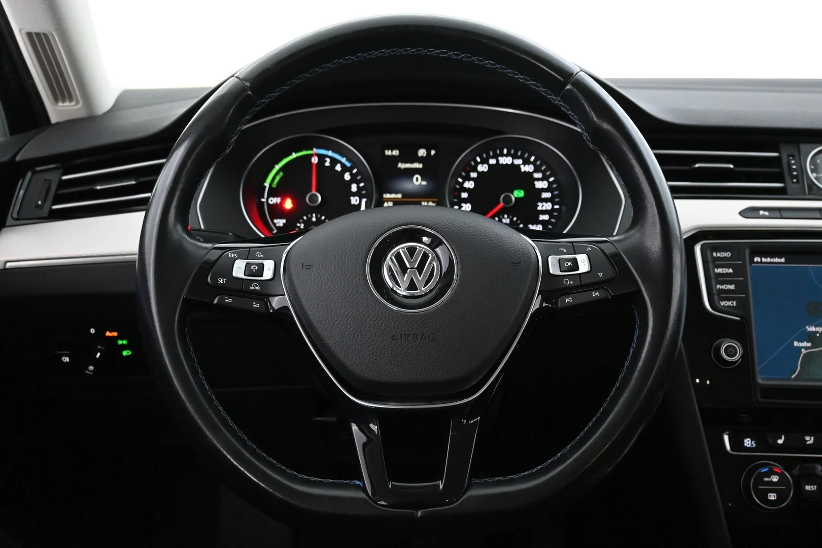 Car Image - 20jC8HIWpMq3UjsmuJ3lGT