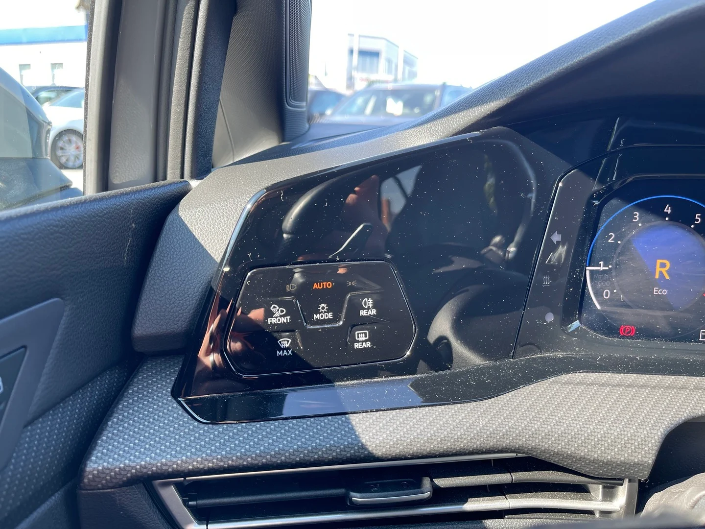 Car Image - Vqq2jIEHEFEEZIMRLcYbS
