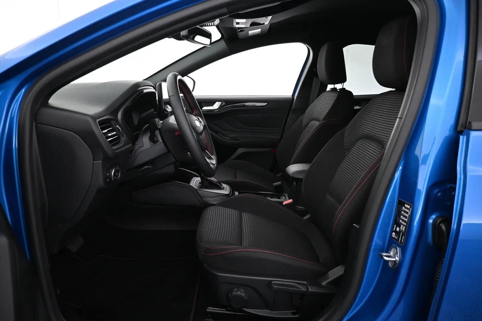 Car Image - 3Q0B6ZzEMtaUoq1jWaJdaL