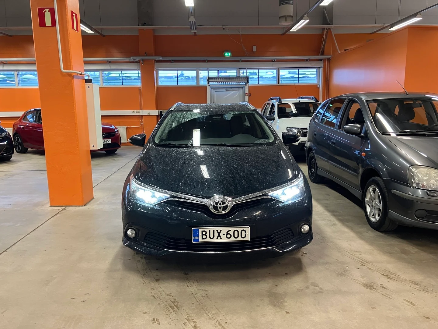 Car Image - 36mcxb607HEXT1jAcGvtdh