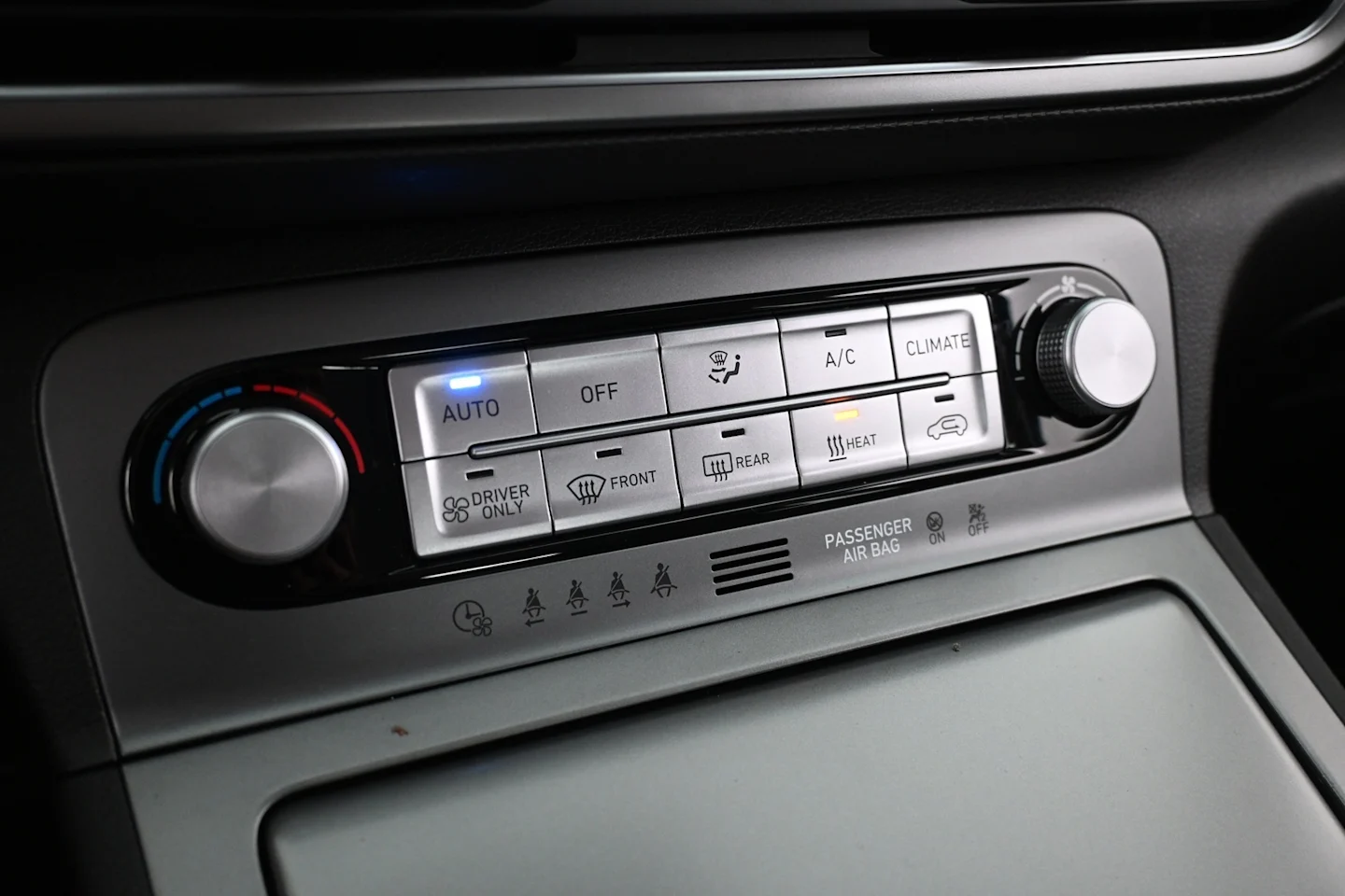 Car Image - 2pjATAr0LYPd7MzF66MD0u