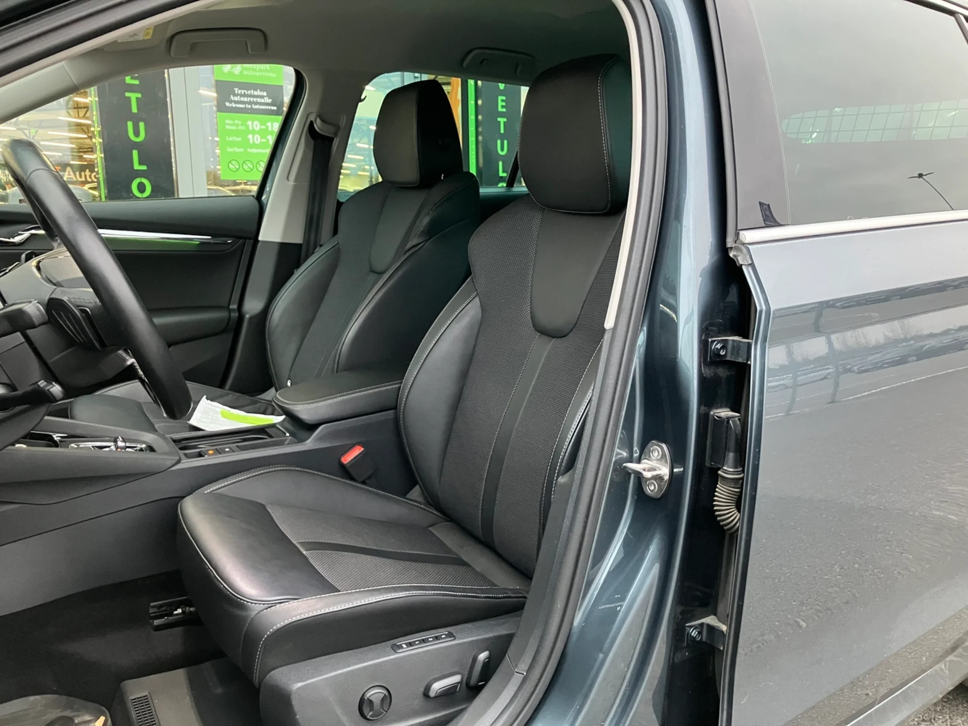 Car Image - 3Fda7g62idNH4w3essk1oG
