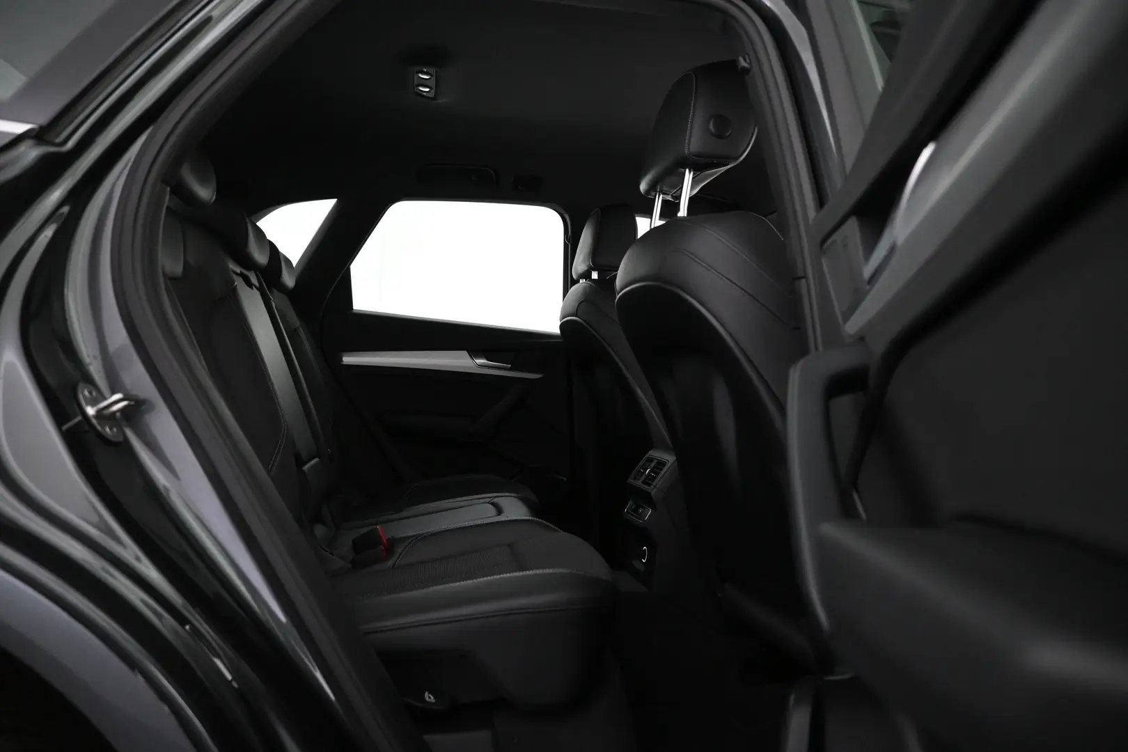 Car Image - 3uQYyoqqhH3JWsFuqzKwpn